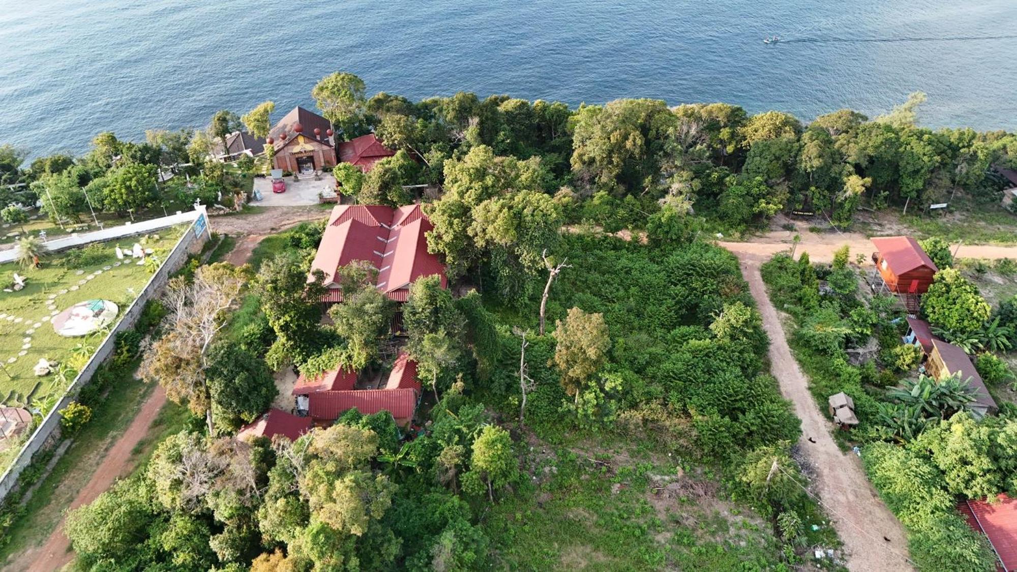 קו רונג סנלואם The Cliff Hostel, M'Pay Bay מראה חיצוני תמונה